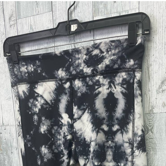 Lot of 2 Vogo Athletica & Zella Medium Stretch Polyester Athletic Ankle Leggings - Picture 3 of 13